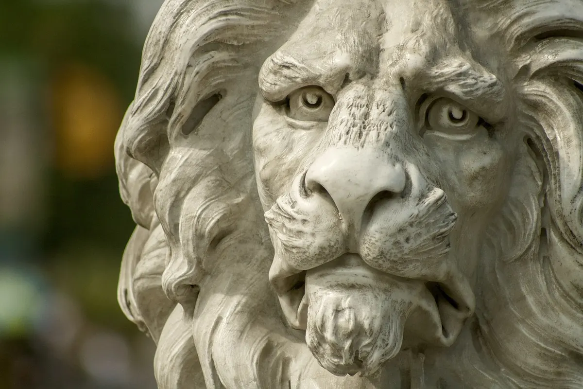 A Beginner's Guide to Heraldic Symbols: What Lions, Eagles and Oaks Really Mean